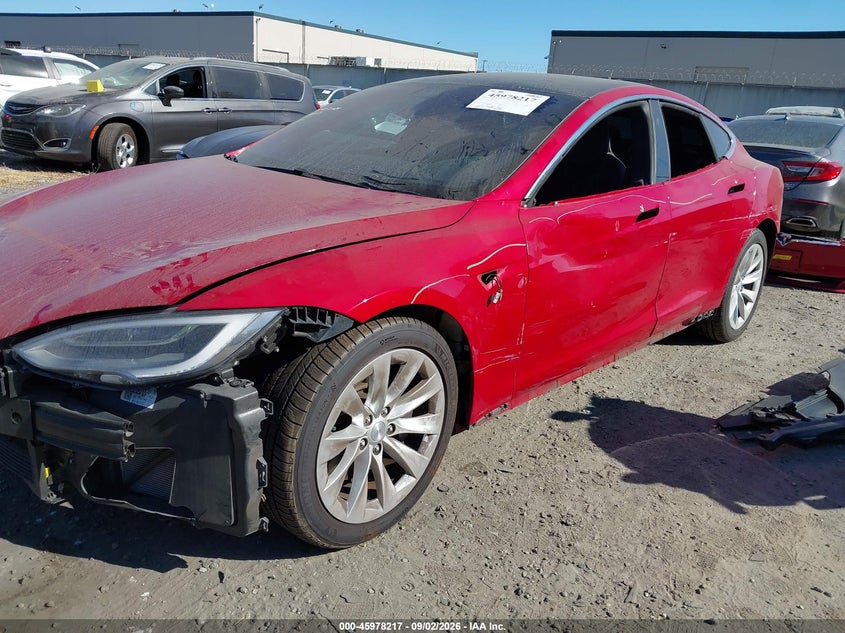 Vin: 5yjsa1e23jf296947, lot: 46477457, tesla model s 100d/75d/p100d 20182