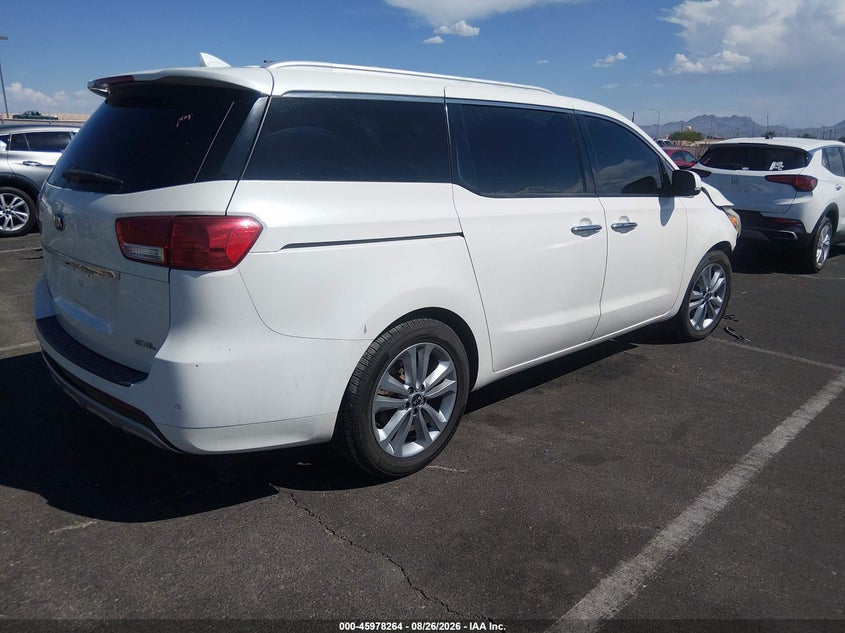 2015 KIA SEDONA auction photo 4