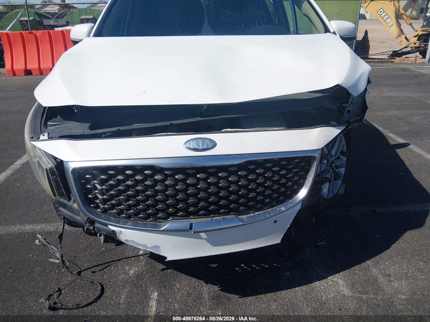 2015 KIA SEDONA auction photo 6