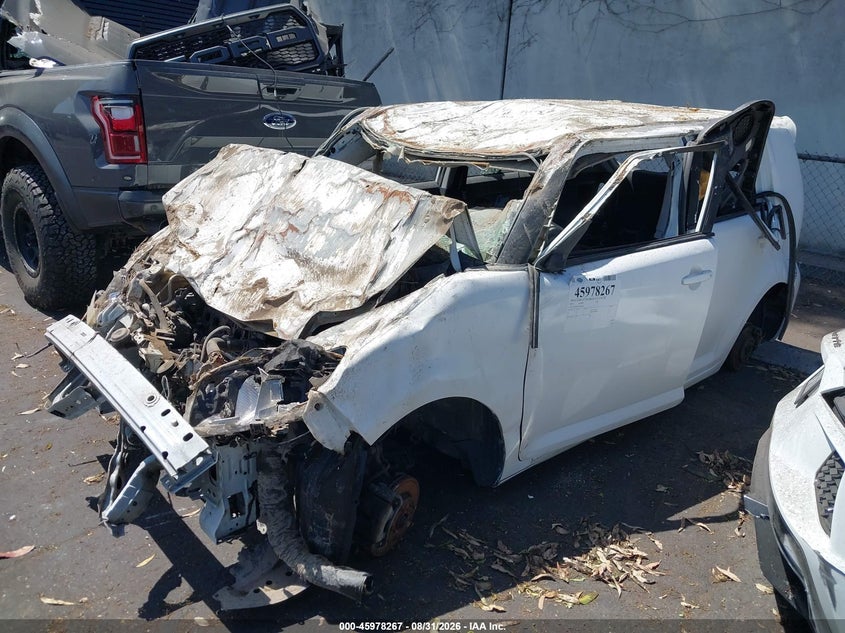 Vin: jtlze4fe8cj021426, lot: 46477507, scion xb 20122