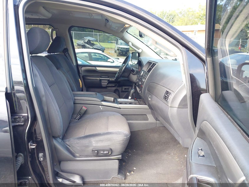 2013 NISSAN ARMADA auction photo 5