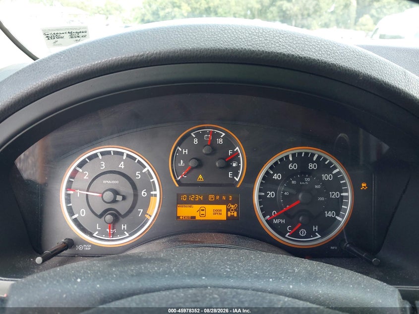 2013 NISSAN ARMADA auction photo 7