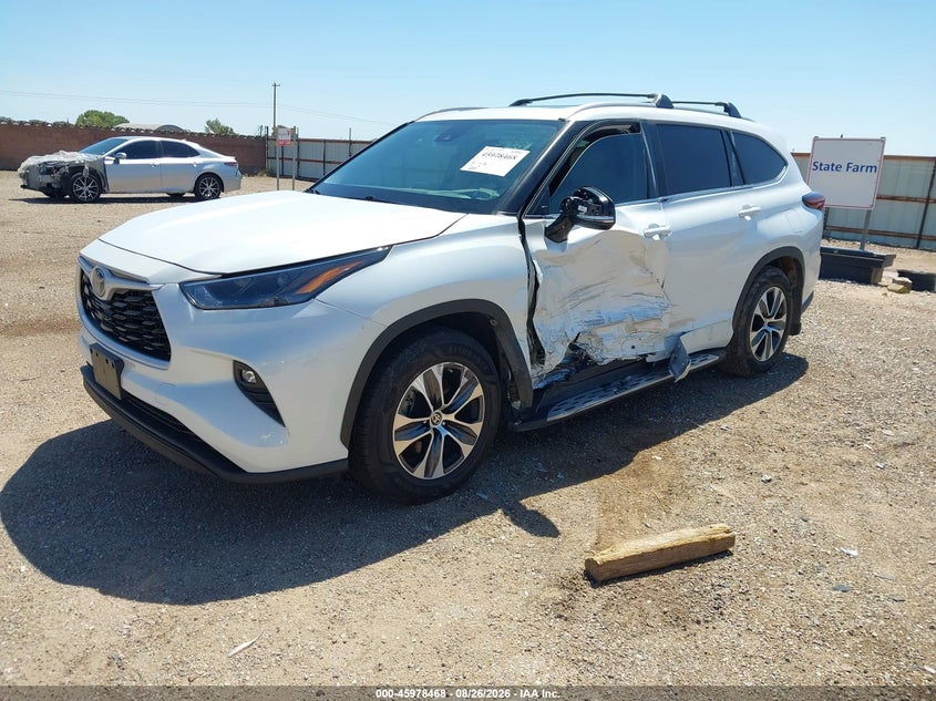 2024 Toyota Highlander, Левый бок, IAAI, VIN 5TDKARAH7RS535870 — фото 2