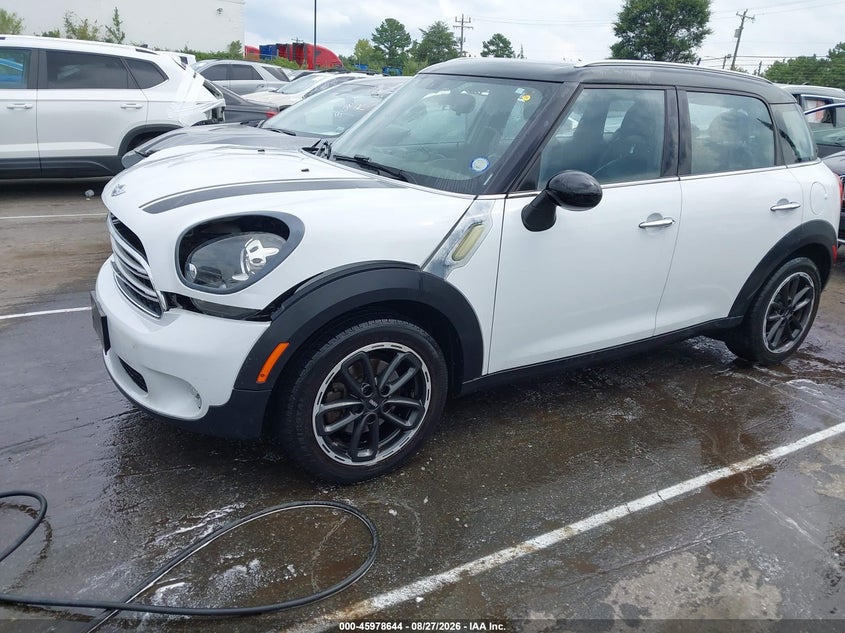 2016 MINI Countryman, Right Front, IAAI, VIN WMWZB3C53GWR47581 — photo 2