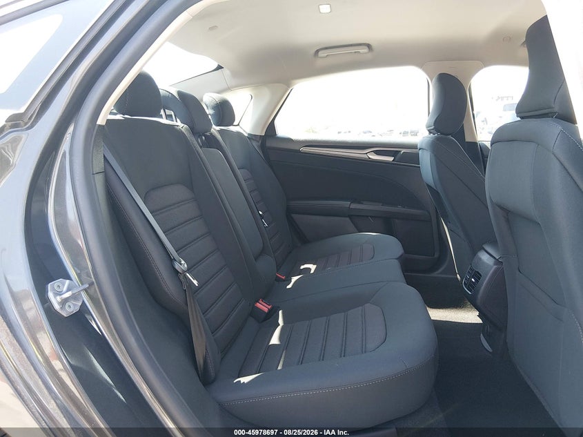 2019 FORD FUSION HYBRID auction photo 8