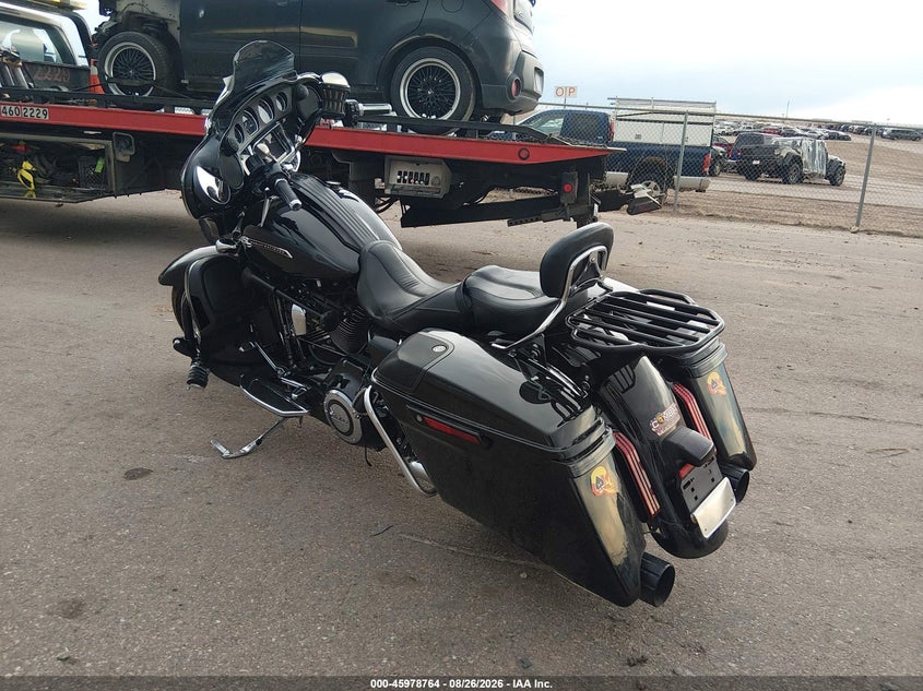 HARLEY-DAVIDSON FLHXSE 2015
