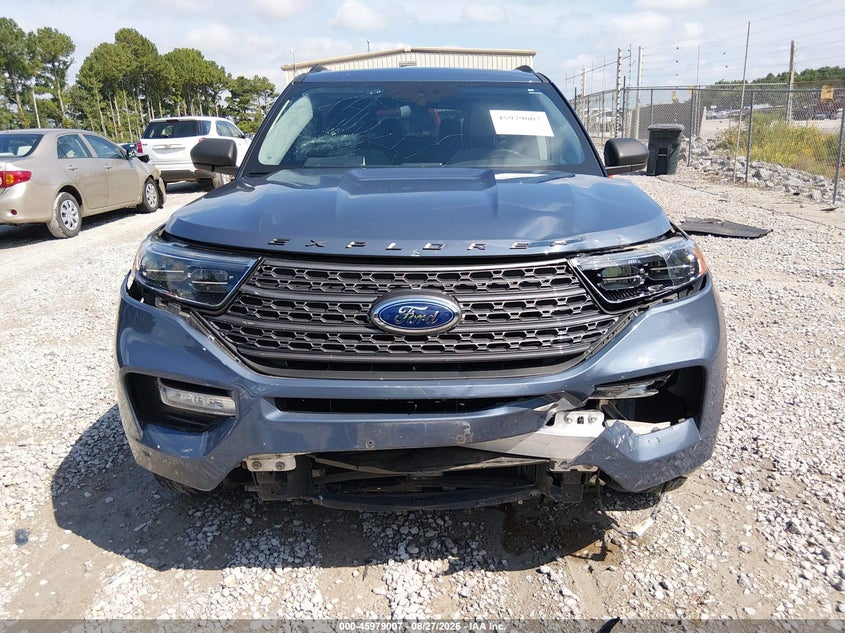 Photo 6 - FORD EXPLORER