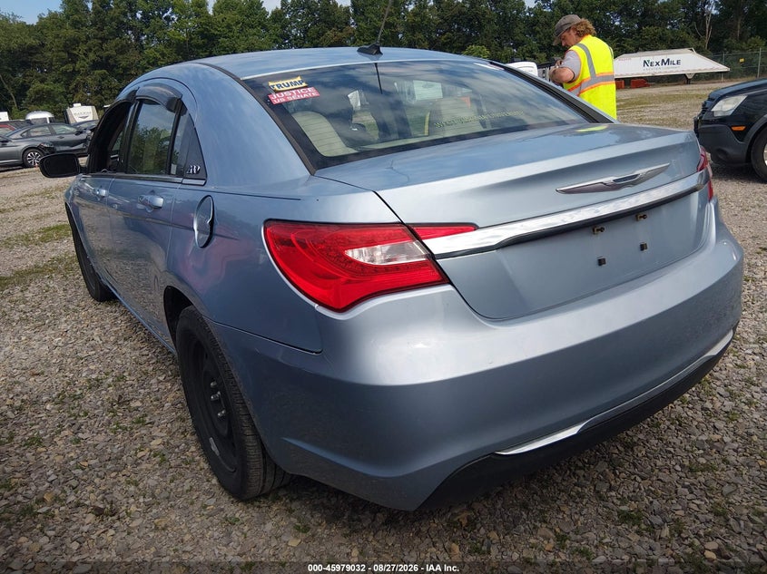 2012 CHRYSLER 200 auction photo 3