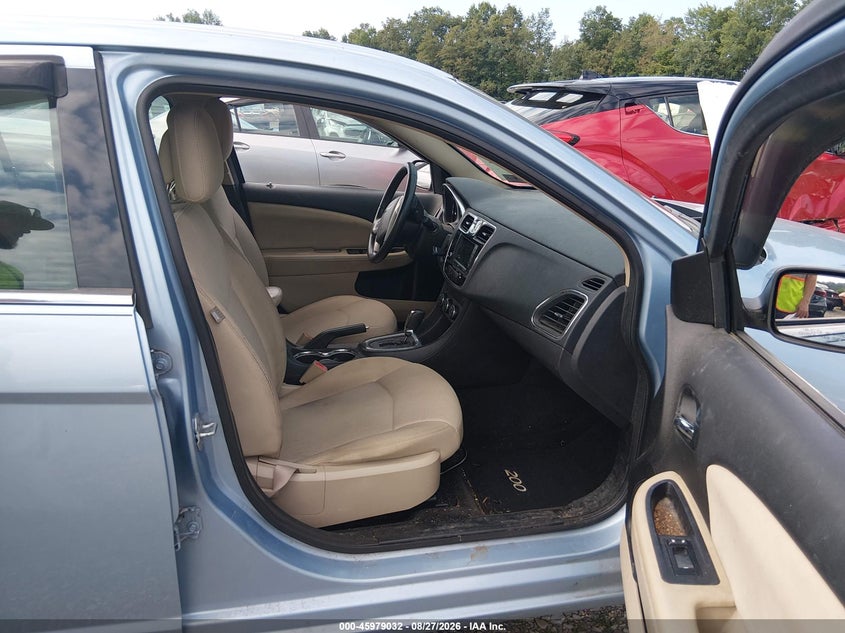 2012 CHRYSLER 200 auction photo 5