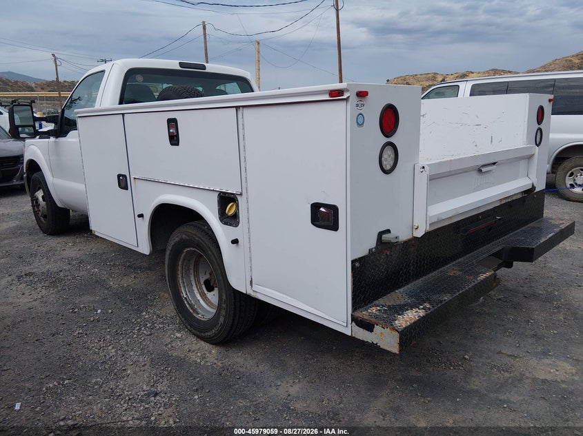 2016 FORD F-350 CHASSIS auction photo 3