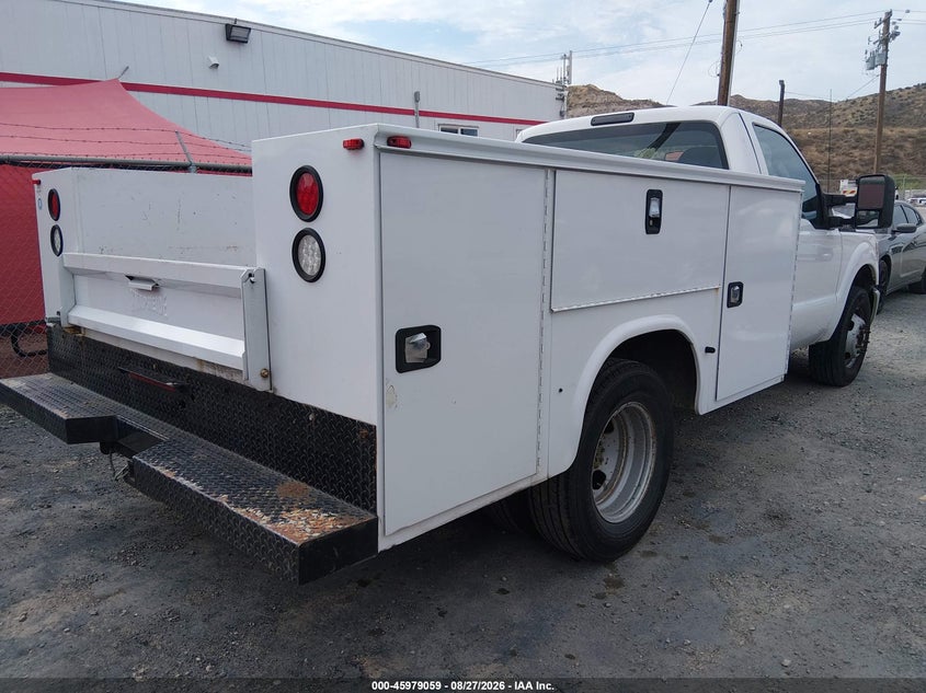 2016 FORD F-350 CHASSIS auction photo 4