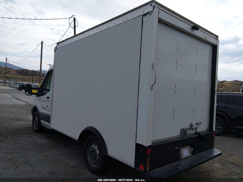 2017 FORD TRANSIT-250 CUTAWAY auction photo 3