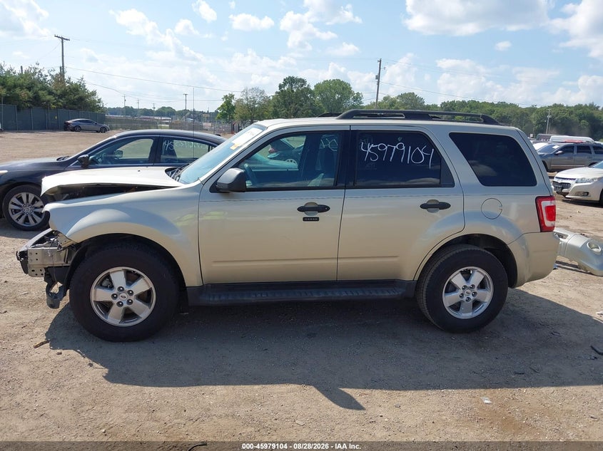 Photo 15 - FORD ESCAPE