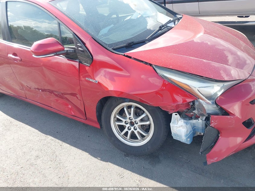 2016 TOYOTA PRIUS auction photo 6