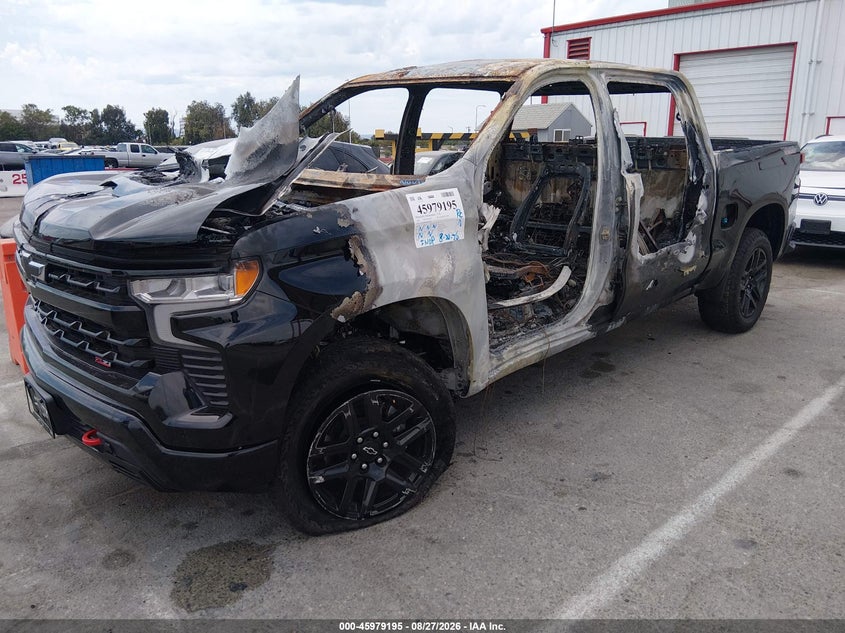 2025 Chevrolet Silverado, Interior Burn, IAAI, VIN 3GCUKFE84SG362148 — photo 2