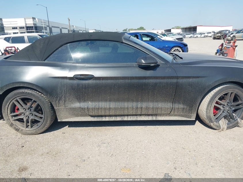 FORD MUSTANG - zdjęcie 13
