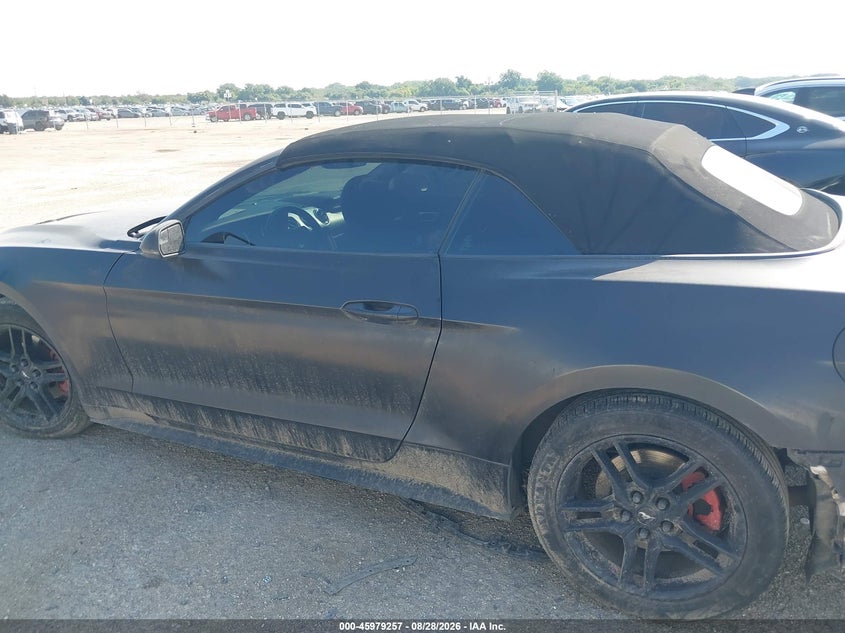 FORD MUSTANG - zdjęcie 14
