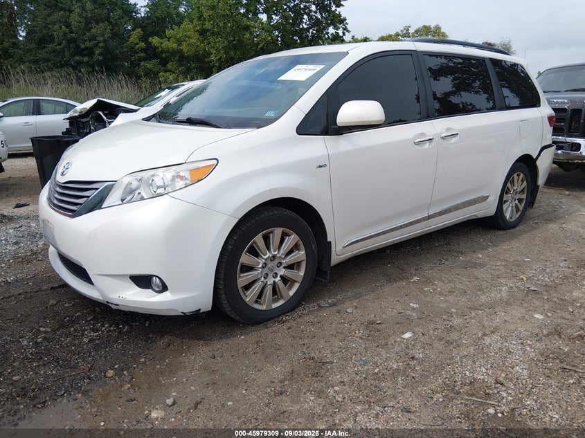 TOYOTA SIENNA - zdjęcie 2