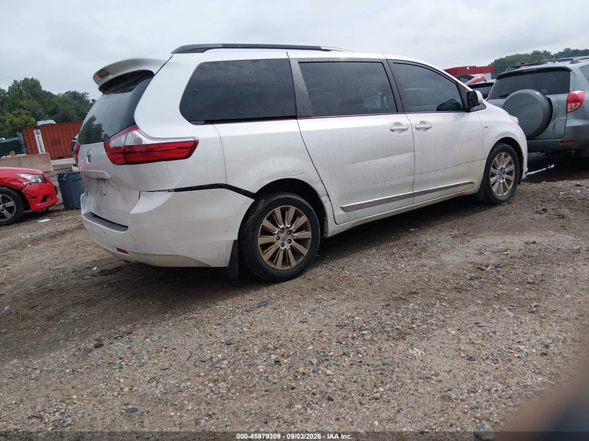TOYOTA SIENNA - zdjęcie 4