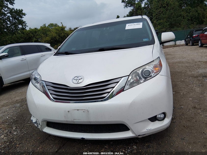 TOYOTA SIENNA - zdjęcie 6