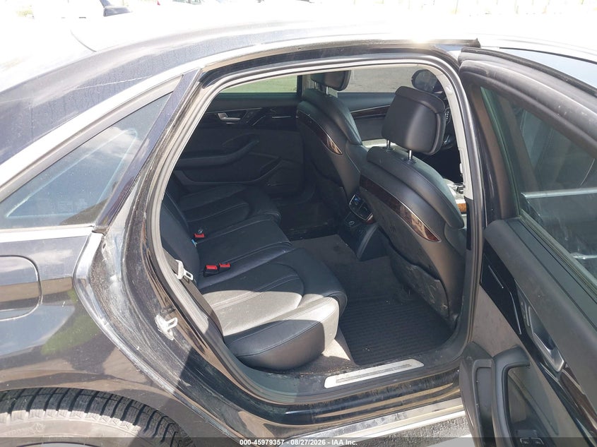 2011 AUDI A8 L auction photo 8