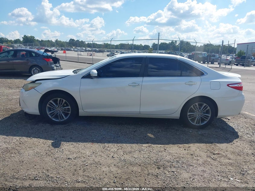TOYOTA CAMRY - zdjęcie 14