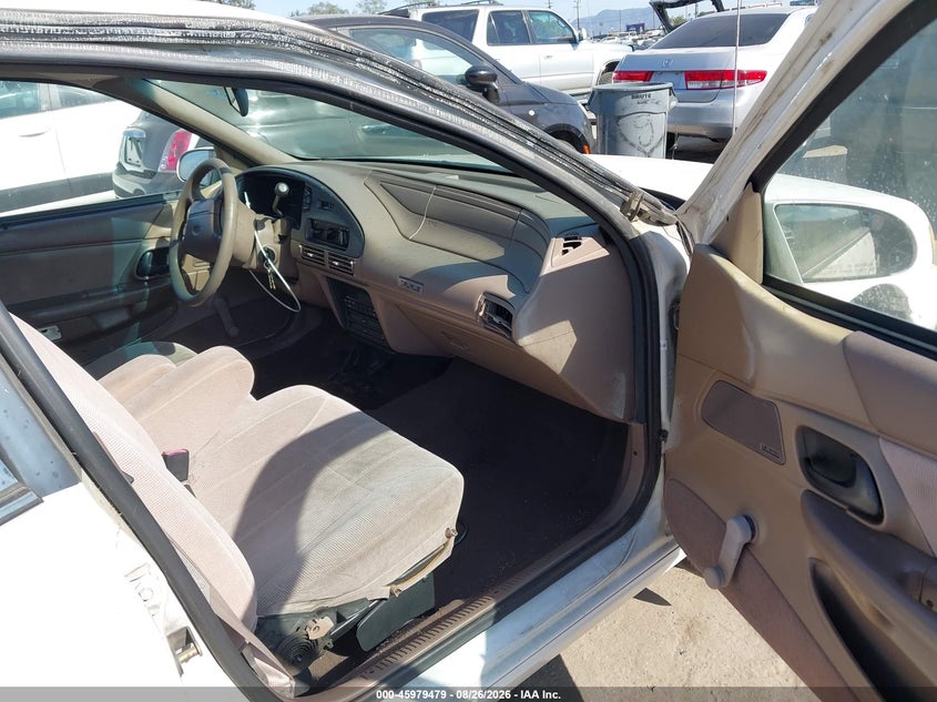 1995 FORD TAURUS auction photo 5