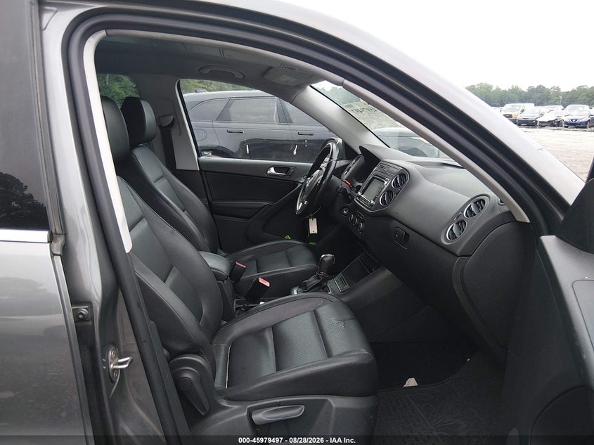2012 VOLKSWAGEN TIGUAN auction photo 5