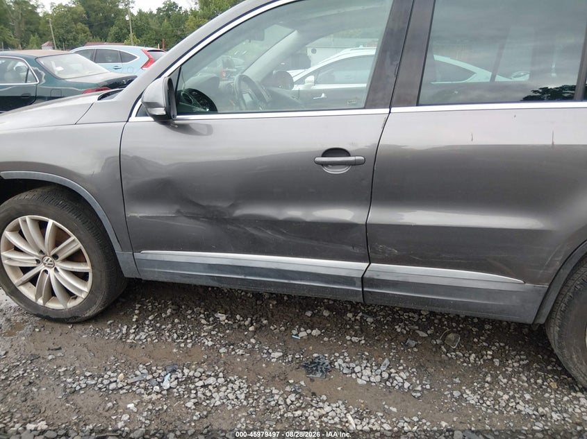2012 VOLKSWAGEN TIGUAN auction photo 6