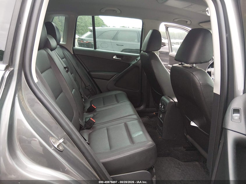 2012 VOLKSWAGEN TIGUAN auction photo 8