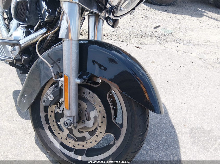 HARLEY-DAVIDSON FLHX 2009