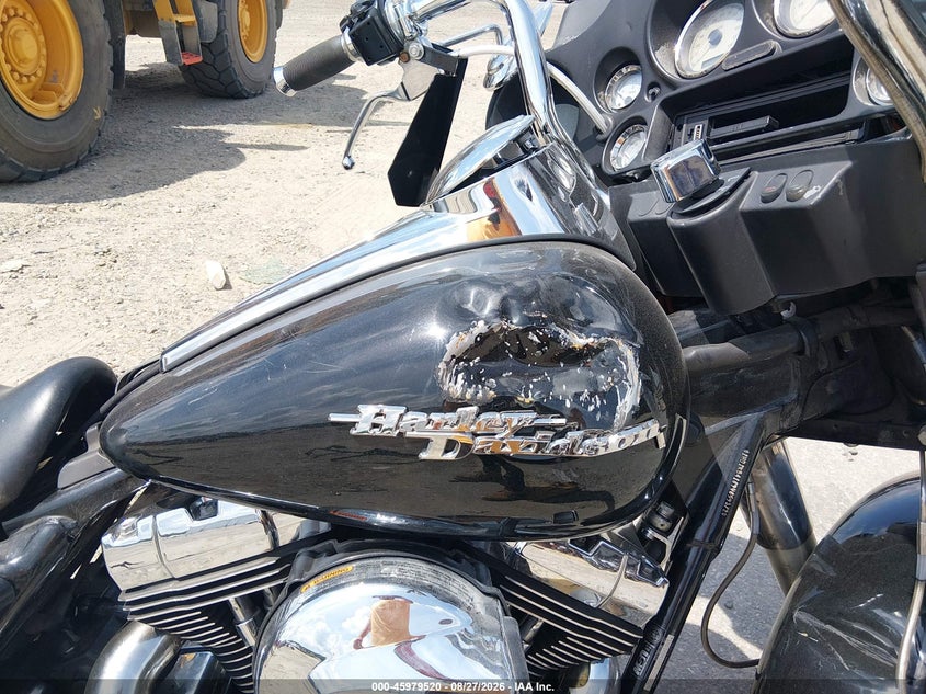 HARLEY-DAVIDSON FLHX 2009