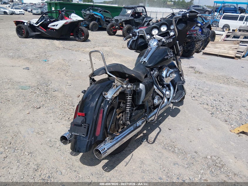 HARLEY-DAVIDSON FLHX 2009
