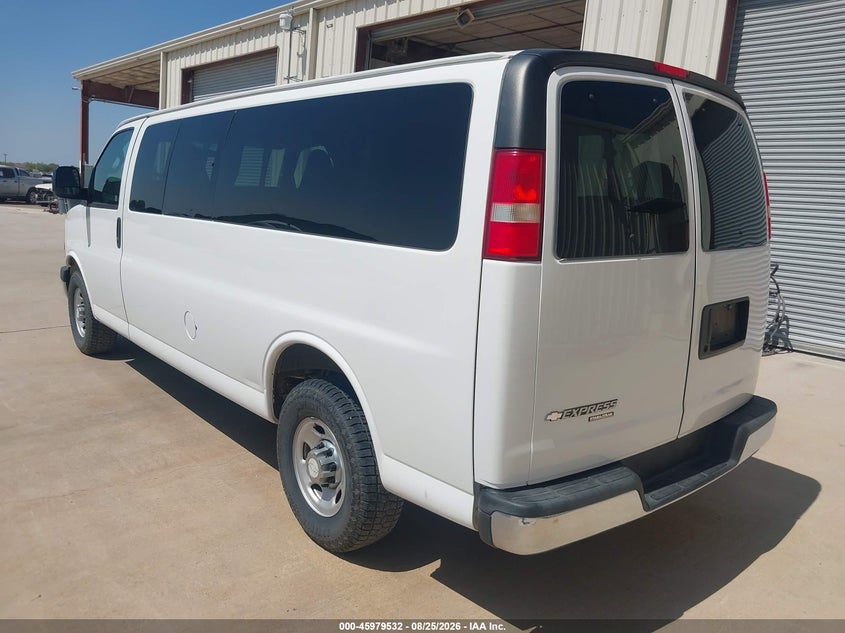 2016 CHEVROLET EXPRESS 3500 auction photo 3