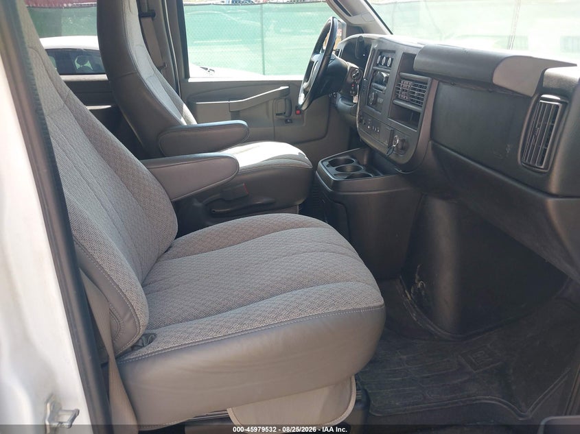 2016 CHEVROLET EXPRESS 3500 auction photo 5