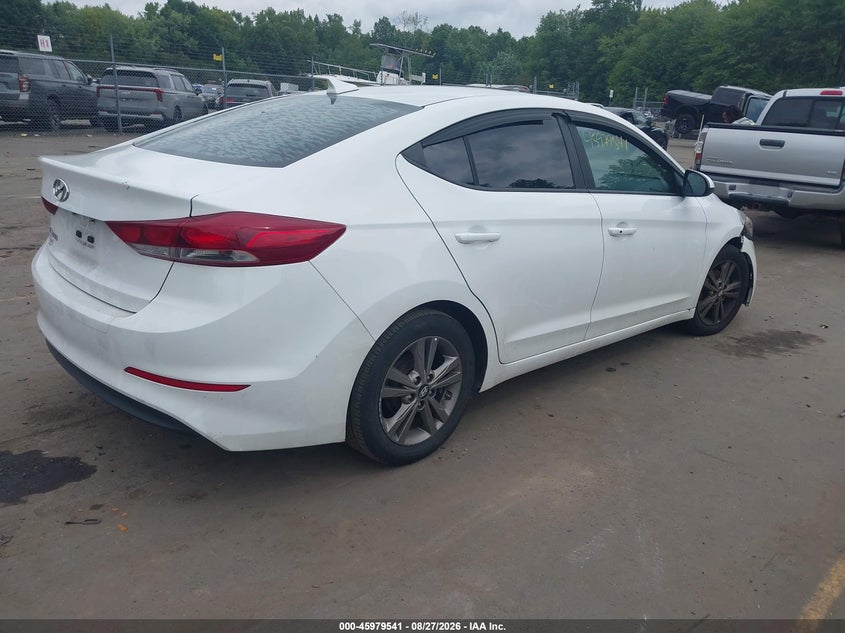2017 HYUNDAI ELANTRA auction photo 4