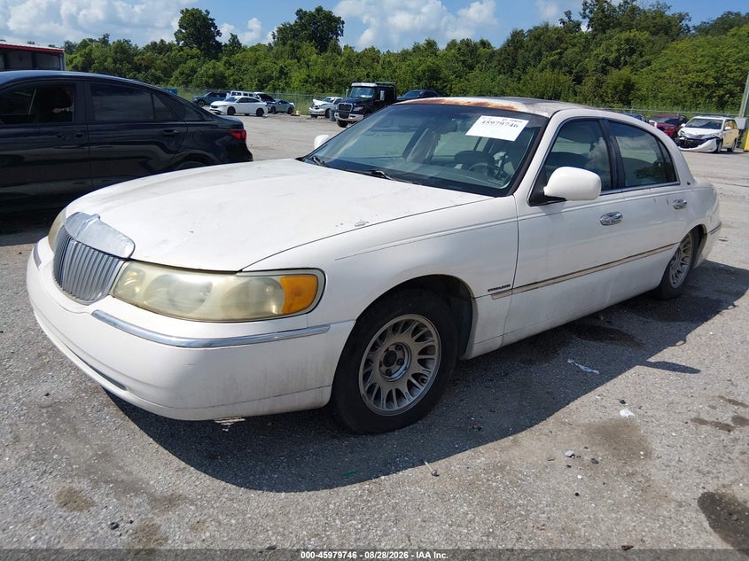 1998 LINCOLN TOWN CAR auction photo 2