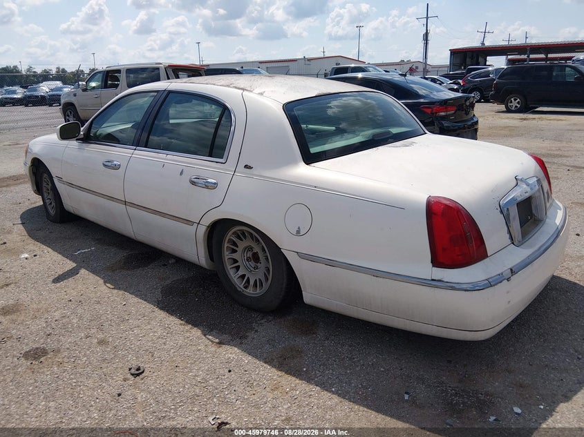 1998 LINCOLN TOWN CAR auction photo 3