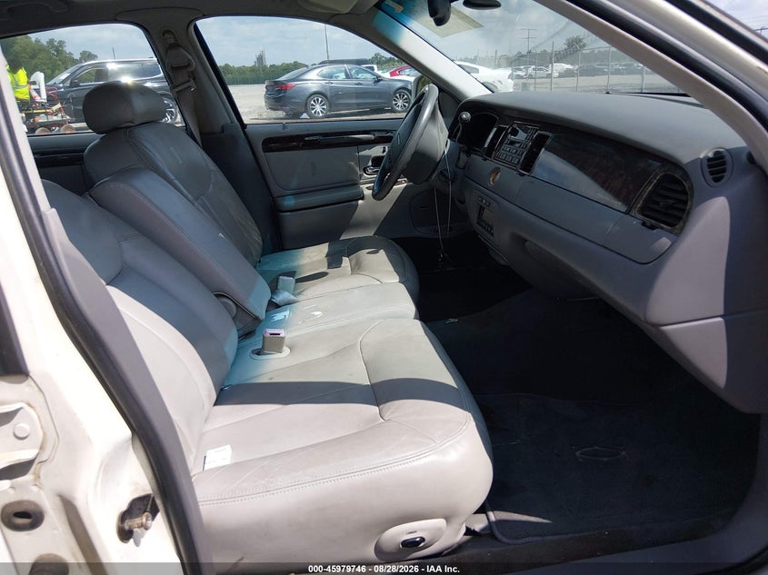 1998 LINCOLN TOWN CAR auction photo 5