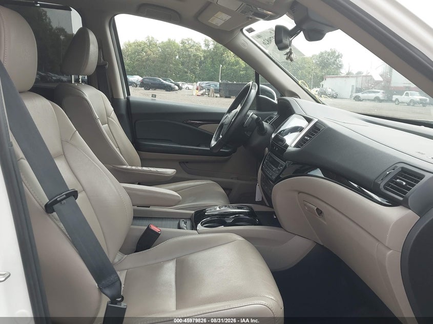 2017 HONDA PILOT auction photo 5