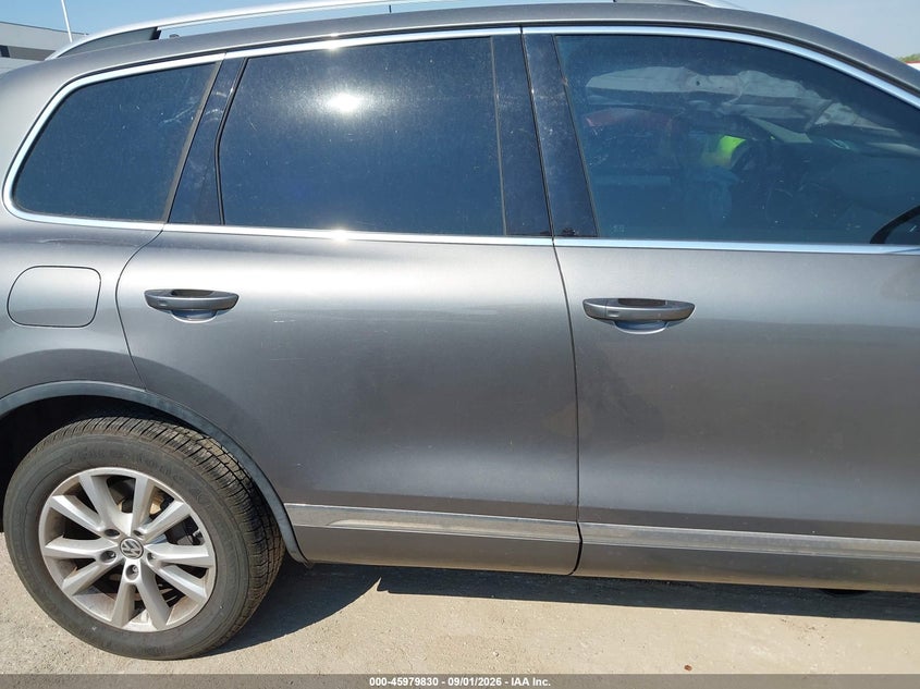 VOLKSWAGEN TOUAREG 2014 VIN WVGEF9BP1ED003343