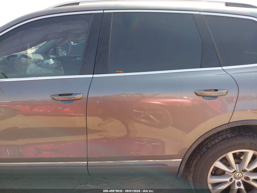 VOLKSWAGEN TOUAREG 2014 VIN WVGEF9BP1ED003343