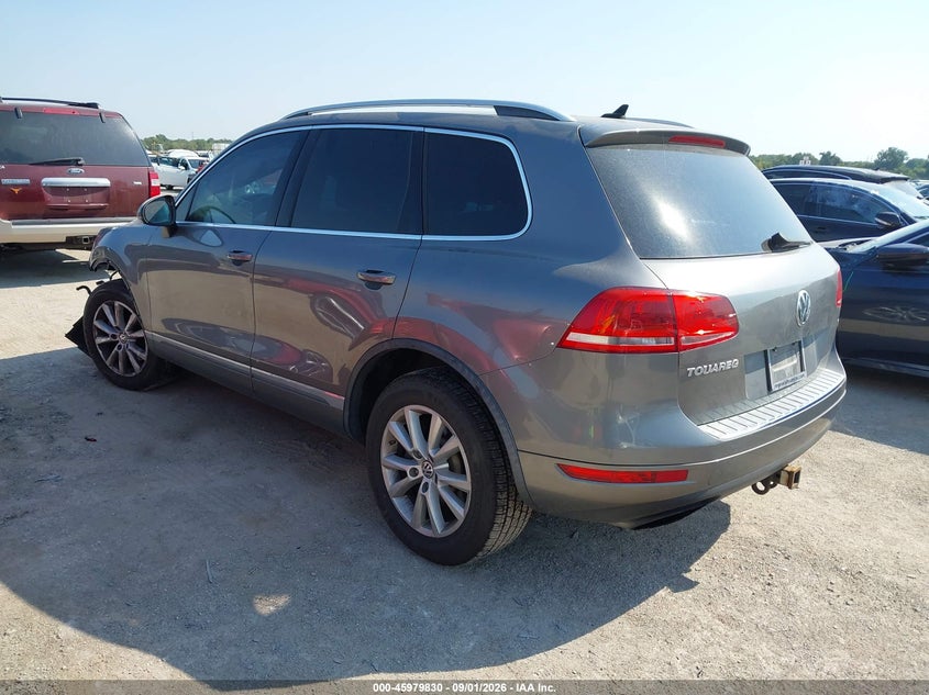 VOLKSWAGEN TOUAREG 2014 VIN WVGEF9BP1ED003343
