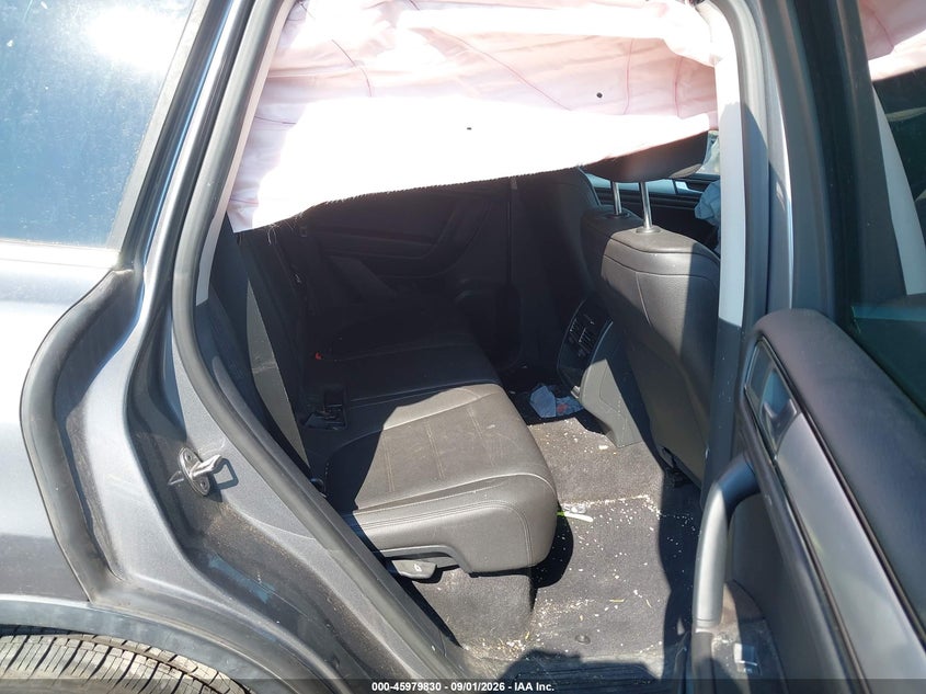 VOLKSWAGEN TOUAREG 2014 VIN WVGEF9BP1ED003343