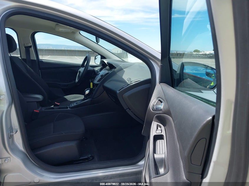 2018 FORD FOCUS auction photo 5