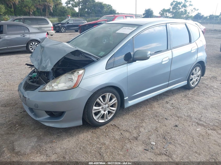 2011 Honda Fit, Front End, IAAI, VIN JHMGE8H55BC024311 — photo 2