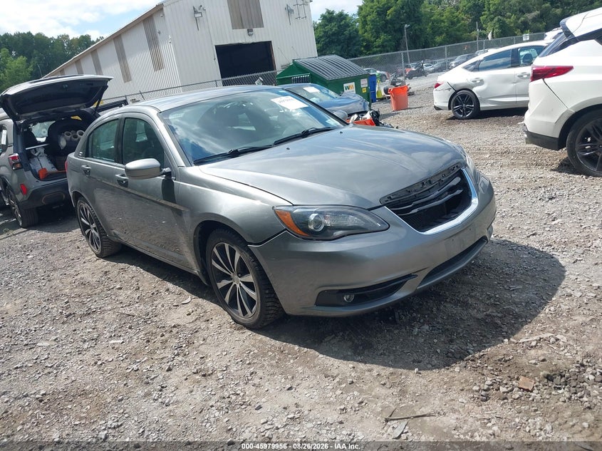 2013 CHRYSLER 200 — zdjęcie z aukcji