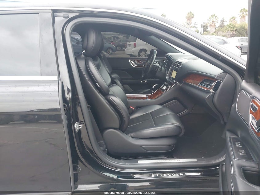 LINCOLN CONTINENTAL 2018 VIN 1LN6L9HK5J5606373