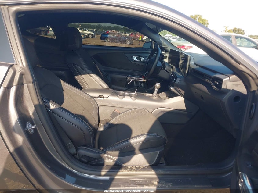 FORD MUSTANG - zdjęcie 5