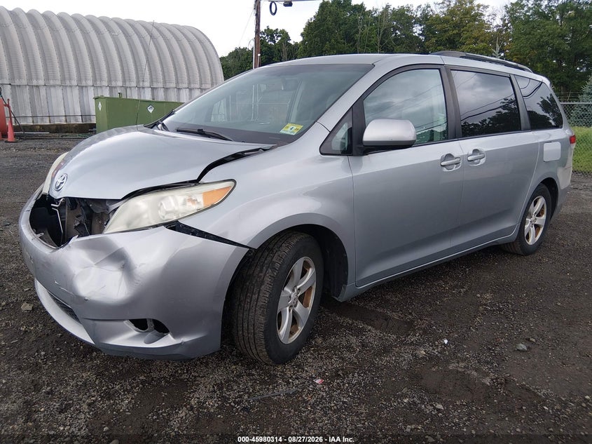 2011 Toyota Sienna, Front End, IAAI, VIN 5TDKK3DC1BS129857 — photo 2